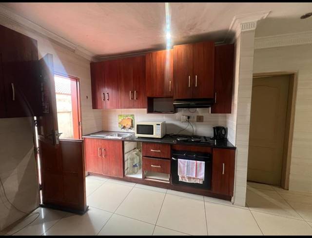2 BEDROOM HOUSE FOR SALE IN MABOPANE UNIT U